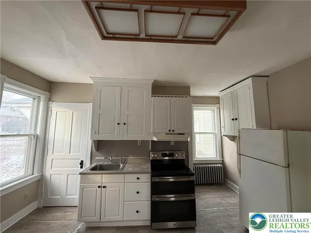 $1,600 | 170 North Whitfield Street, Unit 1, Nazareth, PA 18064