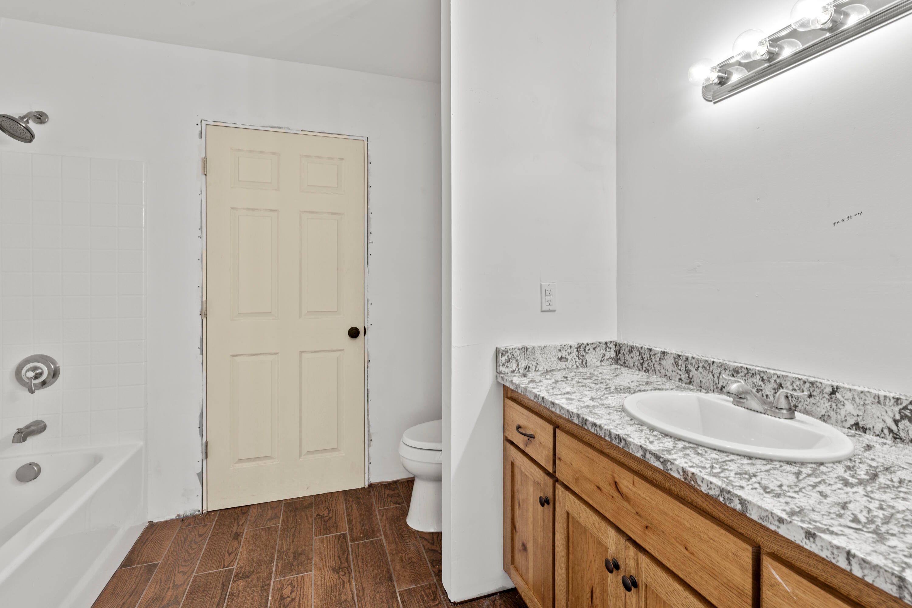 5039 East Antelope Road Eagle Point, OR 97524 - Photo 31 of 59 bathroom upstairs with storage beyond