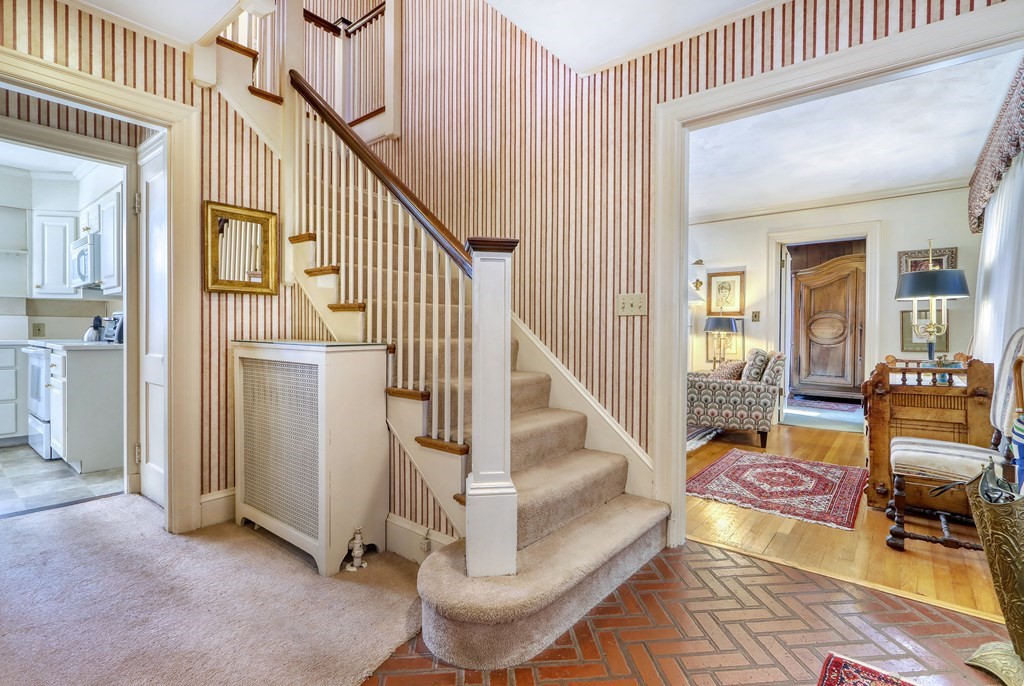 14 Halcyon Road Newton, MA 02459 - Photo 3 of 29 Gallery Image 3