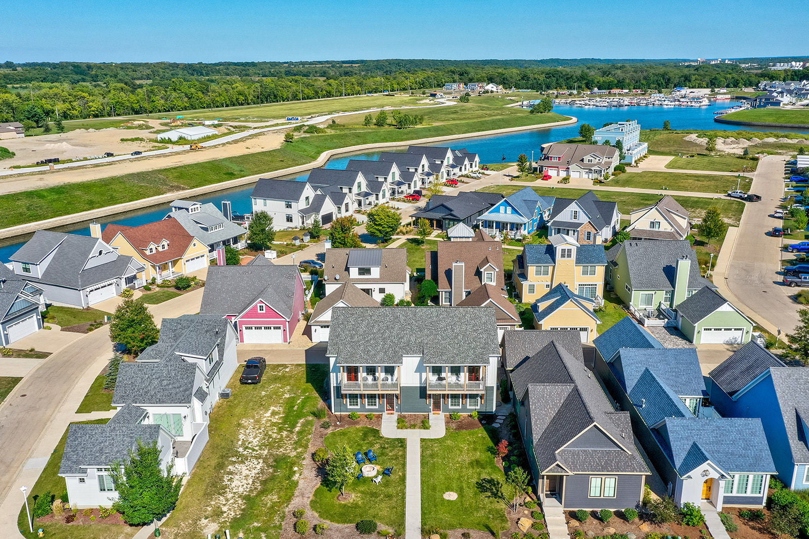8 Port Place Ottawa, IL 61350 - Photo 7 of 32 an aerial view of multiple house