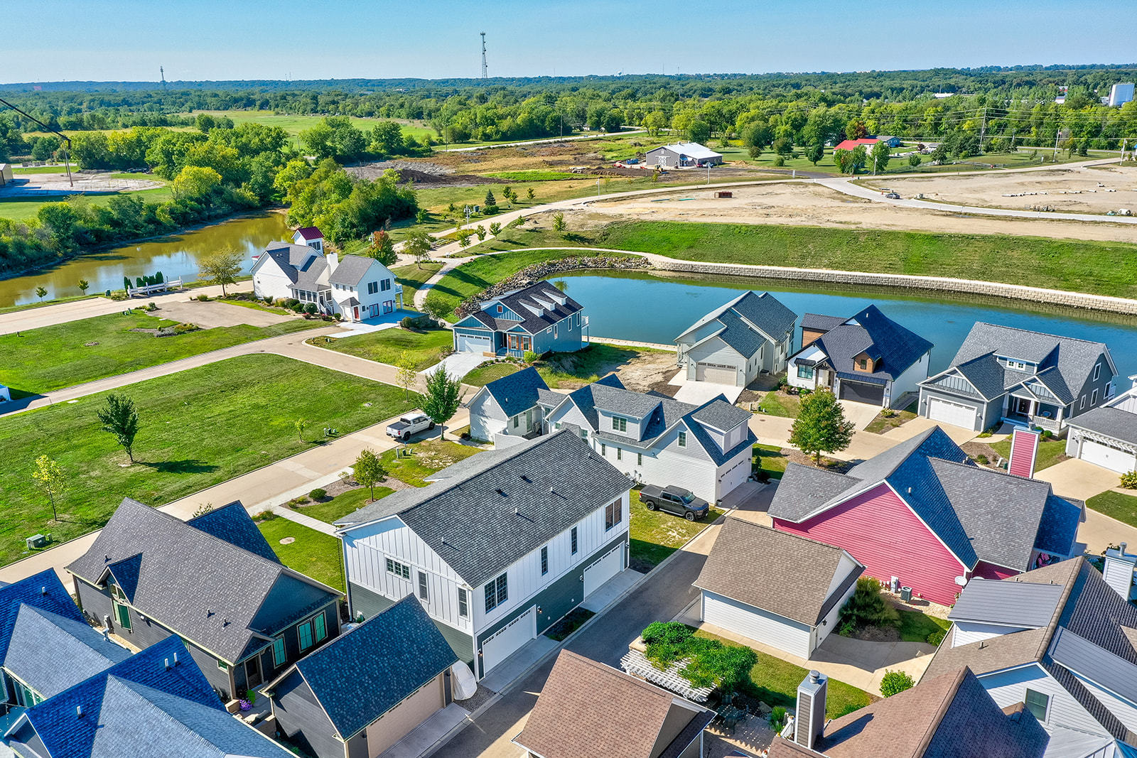 8 Port Place Ottawa, IL 61350 - Photo 8 of 32 an aerial view of a house with a big yard
