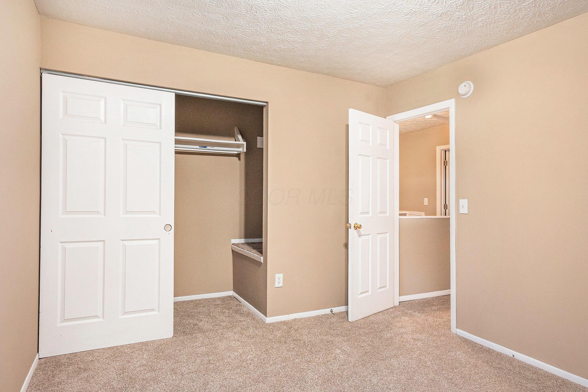 3275 Faycrest Road Columbus, OH 43232 - Photo 8 of 17 008_file_676