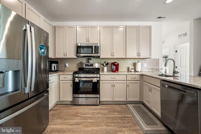 $399,900 | 16442 River View Circle, Bristol, PA 19007