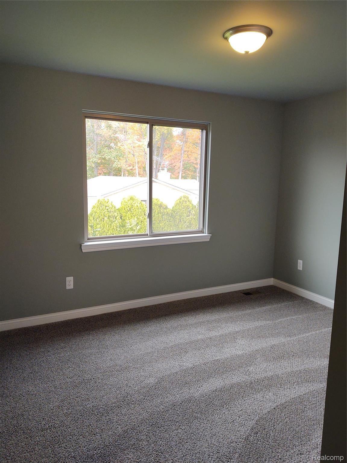 21821 Rio Grande Drive Macomb, MI 48044 - Photo 12 of 19 IMG_20201014_150807401.jpg