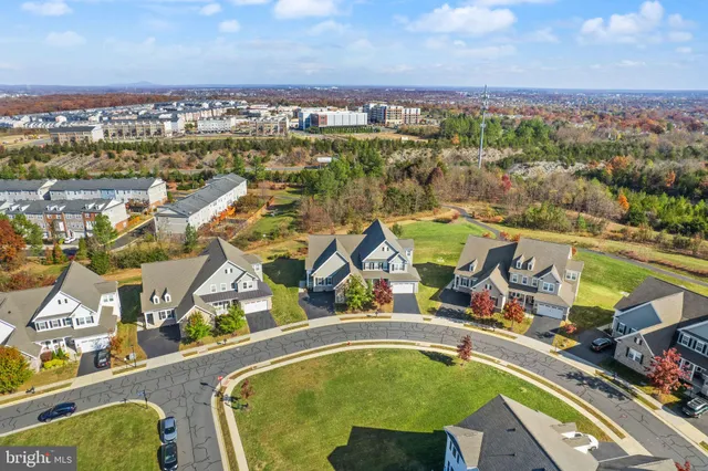 $950,000 | 20950 Goose Preserve Drive, Ashburn, VA 20148