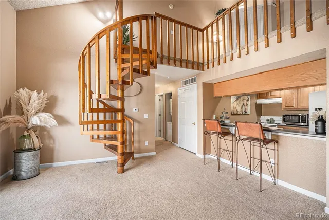 a view of entryway with livingroom