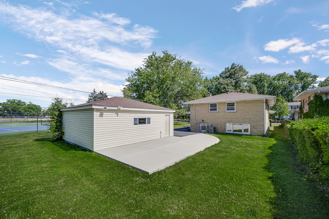1112 Hickory Road Homewood, IL 60430 - Photo 6 of 24