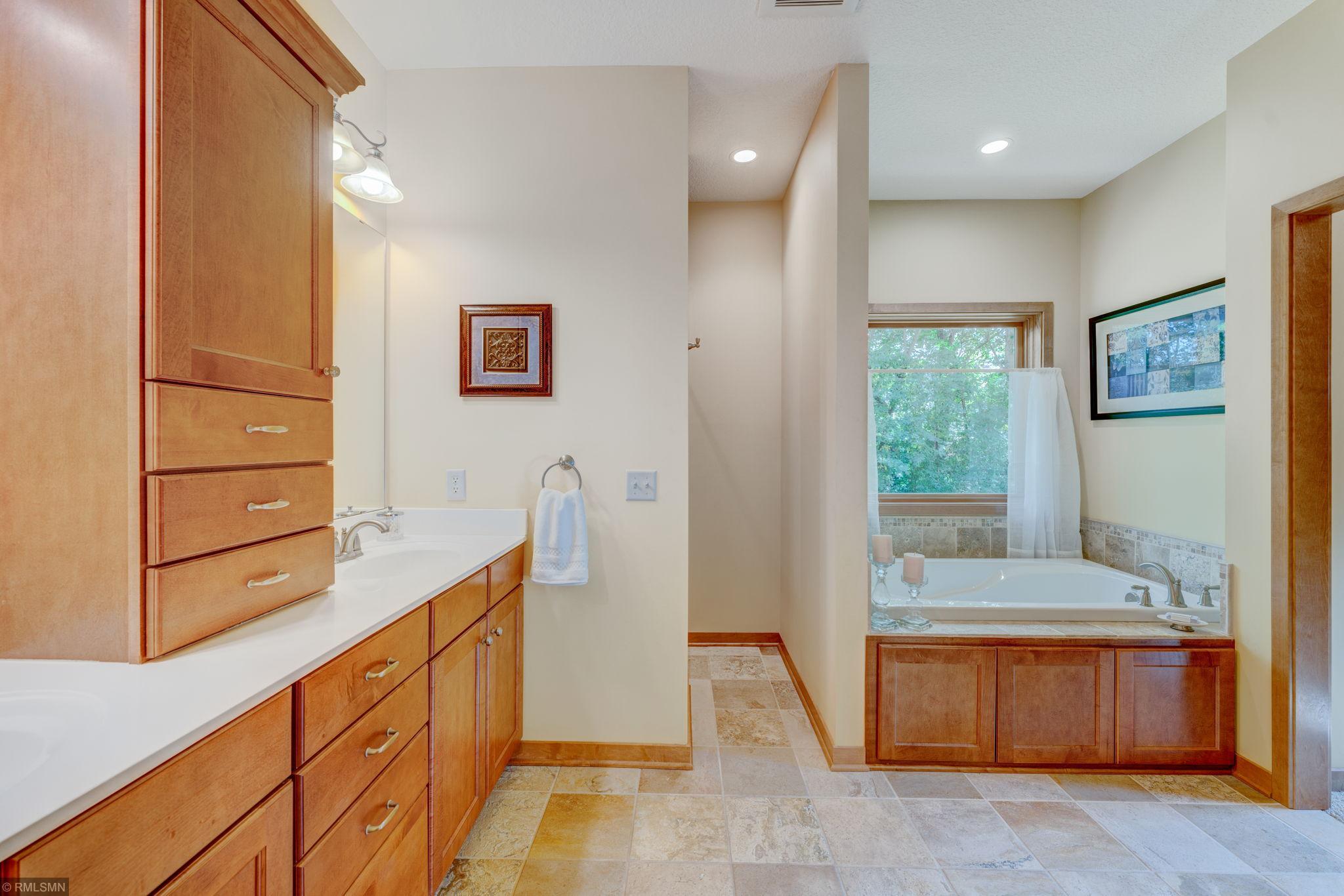 2337 Linner Road Minnetonka, MN 55391 - Photo 11 of 28 Gallery Image 11