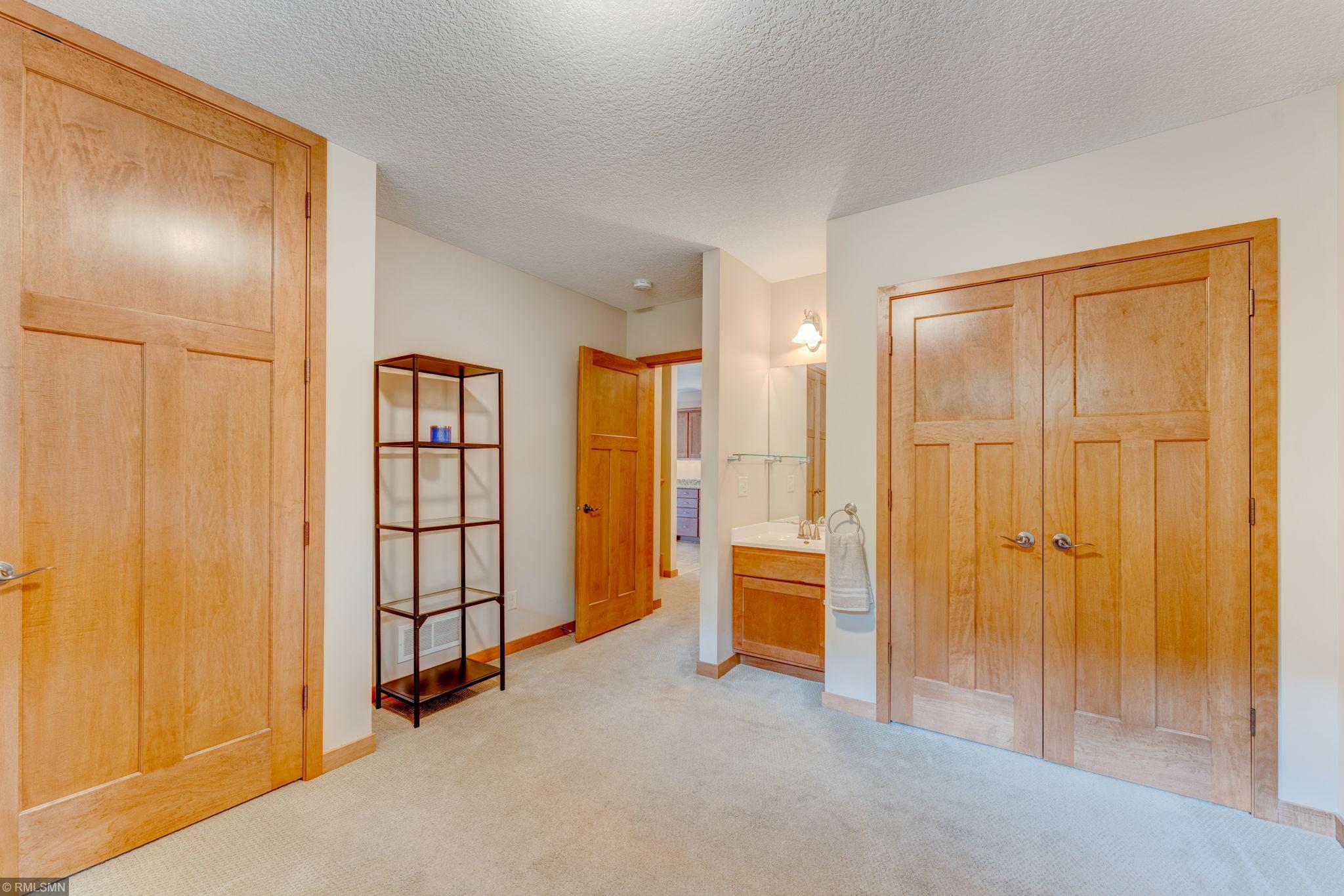 2337 Linner Road Minnetonka, MN 55391 - Photo 17 of 28 Gallery Image 17