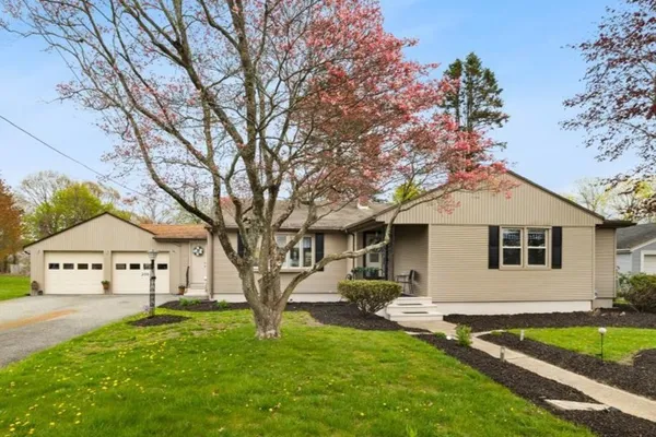 $524,900 | 200 Glen Drive, Warwick, RI 02889