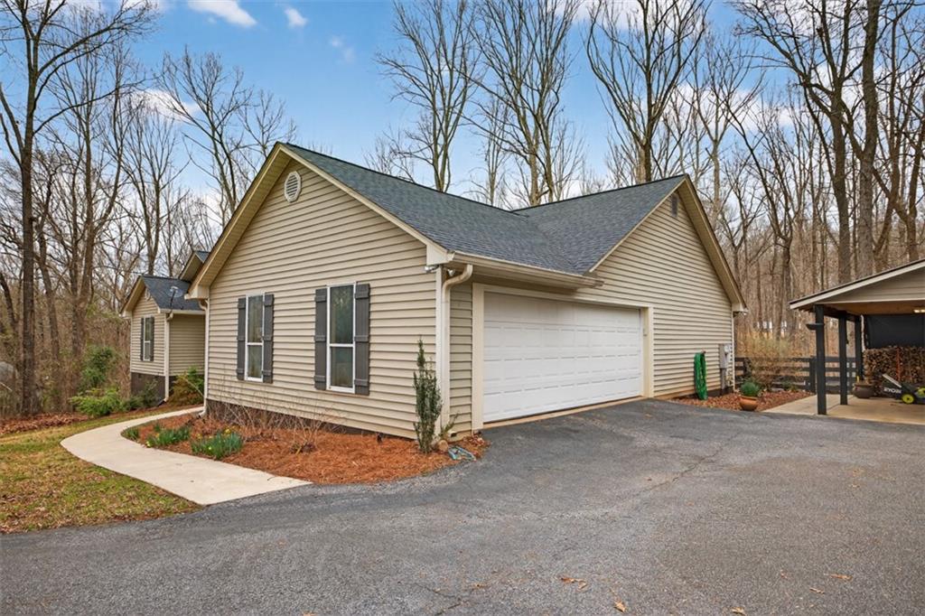 241 Staghorn Trail Nicholson, GA 30565 - Photo 7 of 95