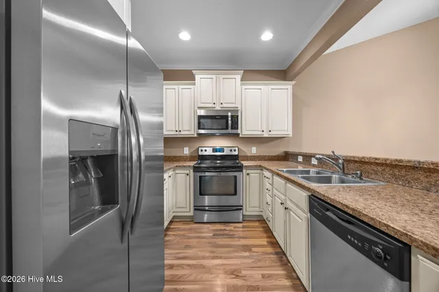 $255,000 | 2353 Dovedale Drive, Unit B, Greenville, NC 27834