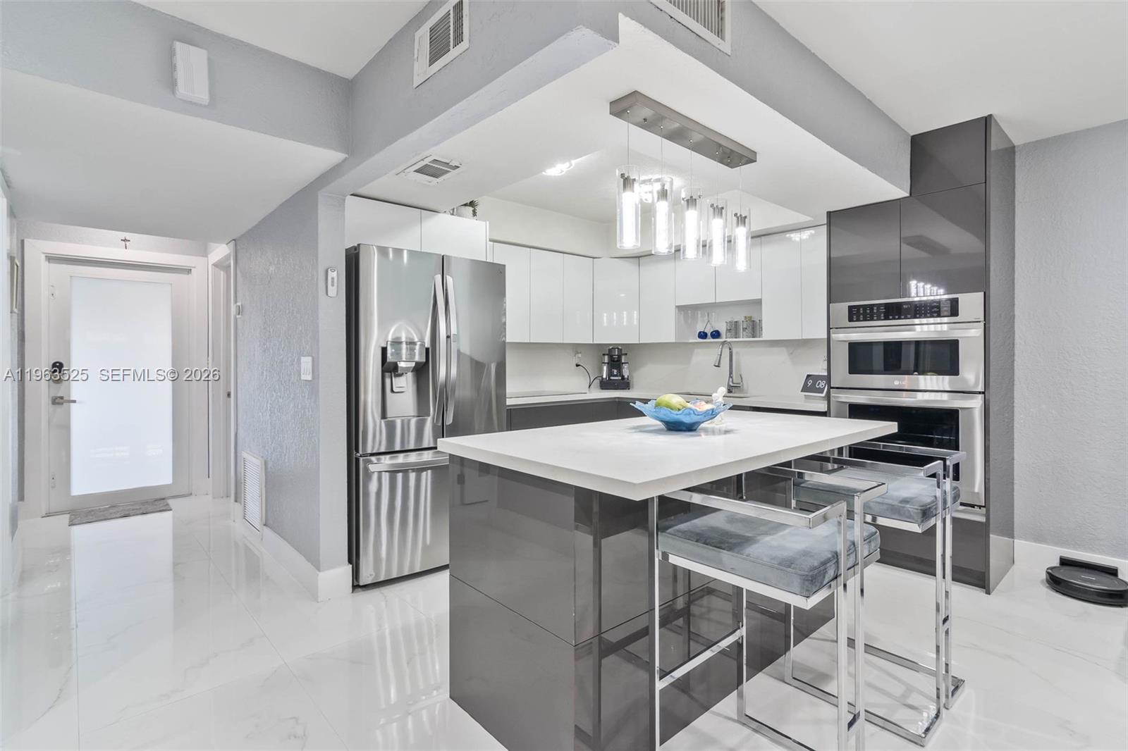 7184 West 2nd Court Hialeah, FL 33014 - Photo 9 of 33