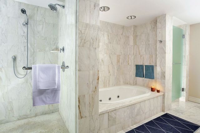 $1,750,000 | 2 Battery Wharf, Unit 2508, Boston, MA 02109