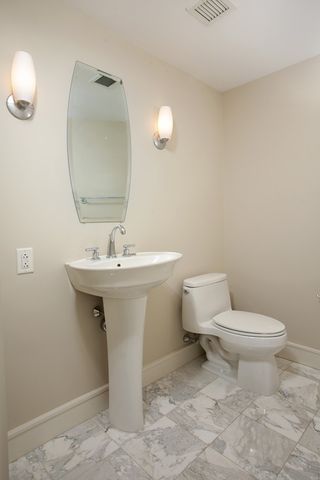 $1,750,000 | 2 Battery Wharf, Unit 2508, Boston, MA 02109