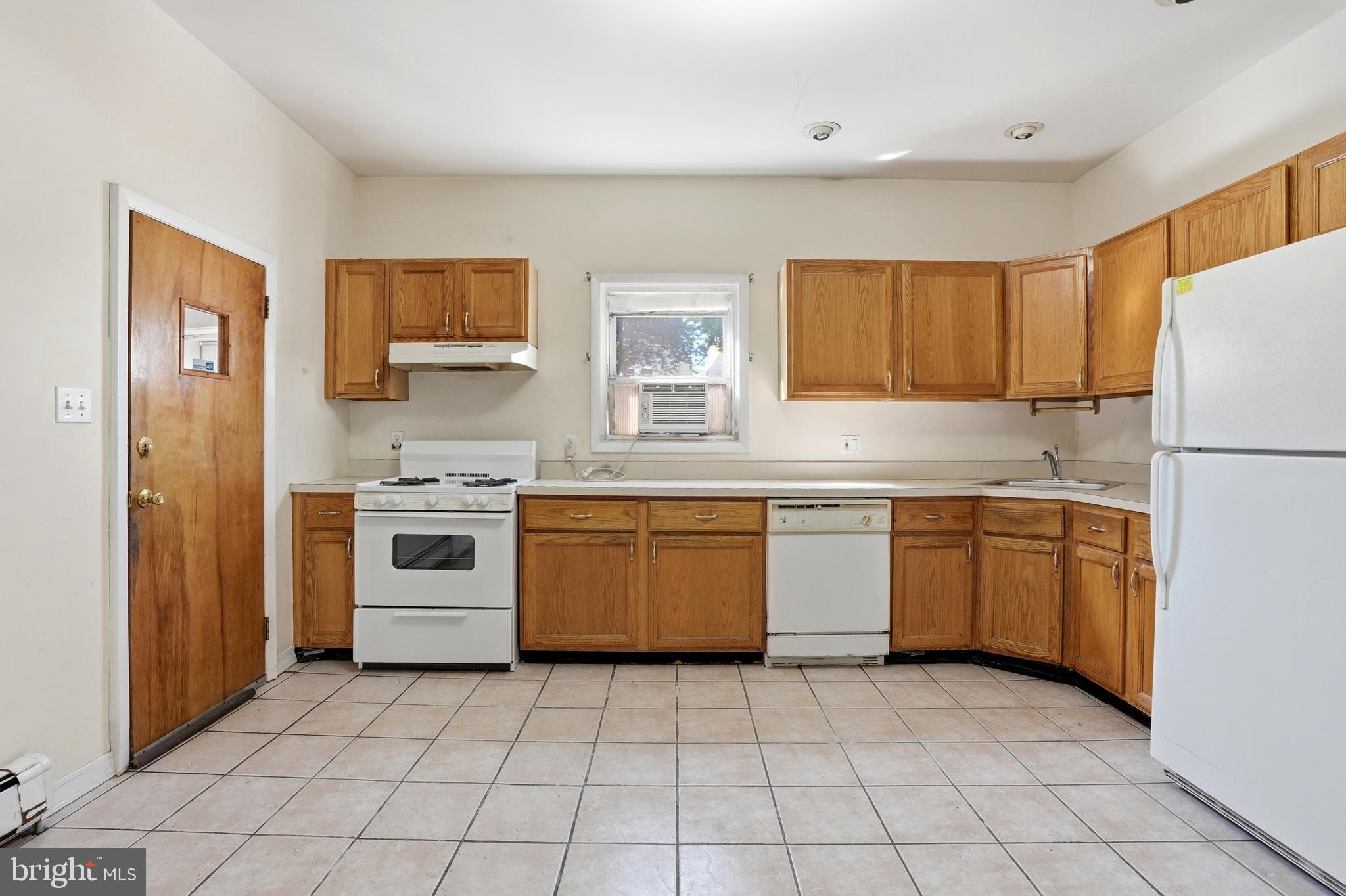 209 Hamilton Street Harrison, NJ 07029 - Photo 19 of 43