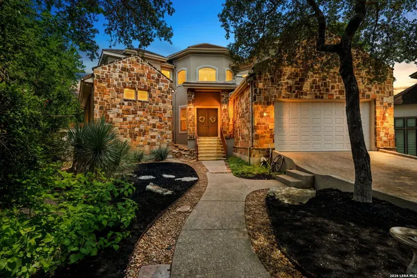 $725,000 | 10 Falls View, Boerne, TX 78015