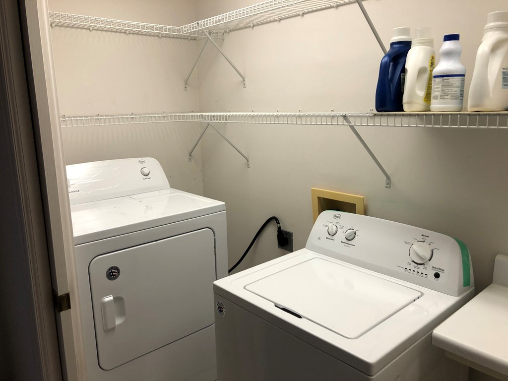 2401 Stonebridge Road Dothan, AL 36301 - Photo 18 of 38 Laundry