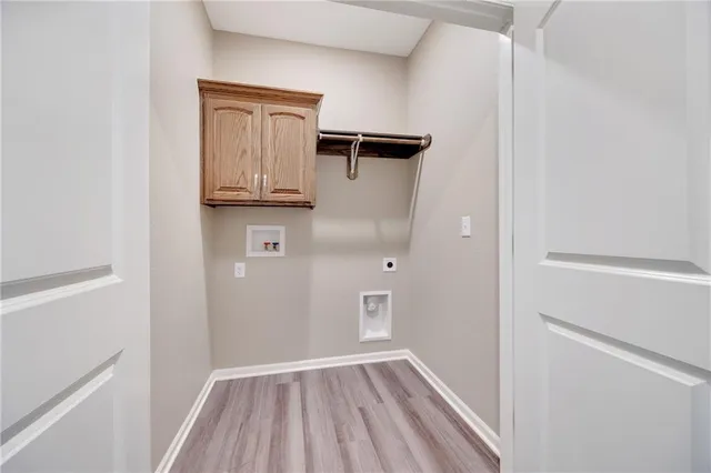 $315,000 | 413 Northeast Poplar Court, Oak Grove, MO 64075