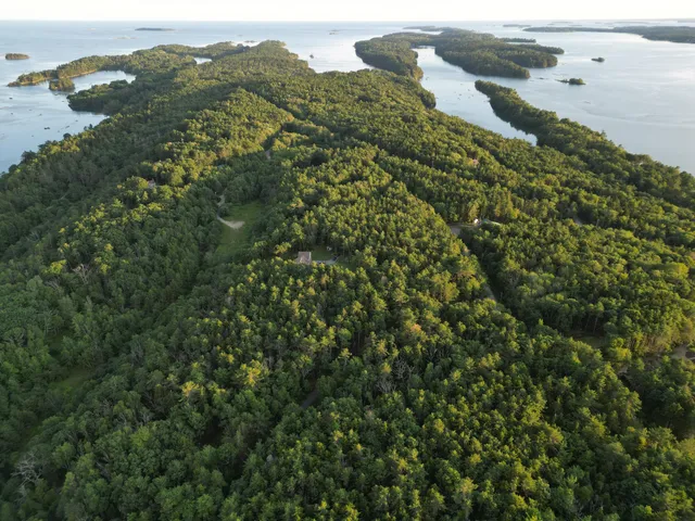 $1,500,000 | 9-11 Orion Point Way, Harpswell, ME 04079