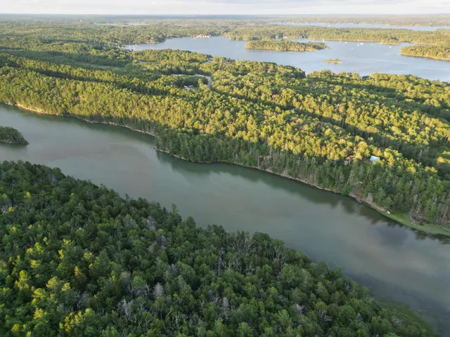 $1,500,000 | 9-11 Orion Point Way, Harpswell, ME 04079