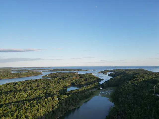 $1,500,000 | 9-11 Orion Point Way, Harpswell, ME 04079