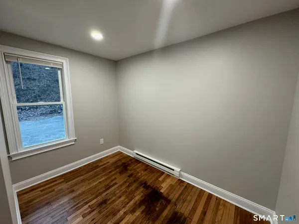 $1,375 | 403 West Street, Bristol, CT 06010