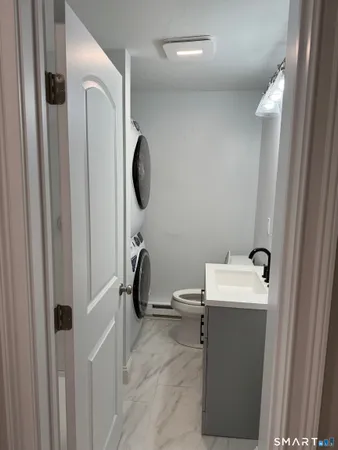 $1,375 | 403 West Street, Bristol, CT 06010