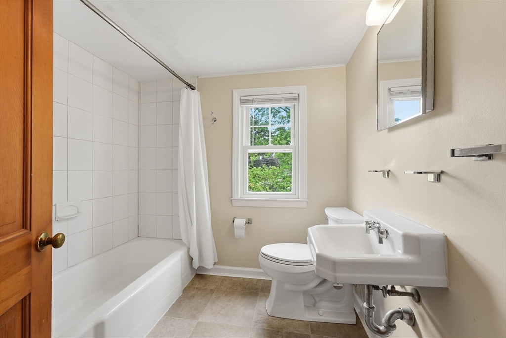 14 Duggan Circle Springfield, MA 01119 - Photo 27 of 41