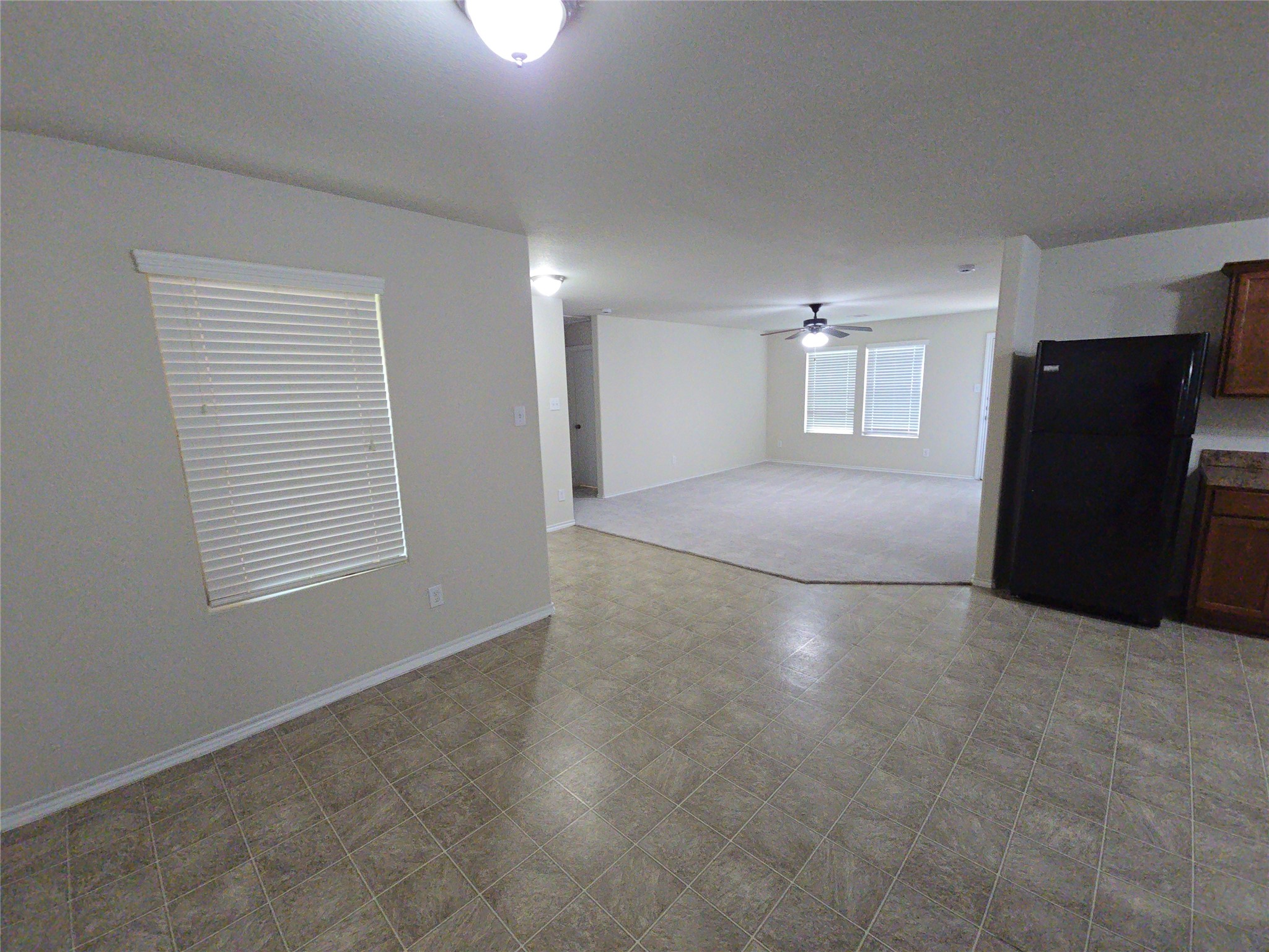 810 Lightningbug Lane Conroe, TX 77301 - Photo 6 of 27 an empty room with windows and closet
