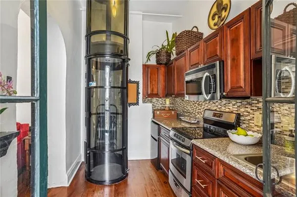 $189,000 | 534 Chartres Street, Unit 4, New Orleans, LA 70130