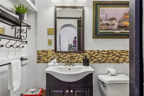 $189,000 | 534 Chartres Street, Unit 4, New Orleans, LA 70130