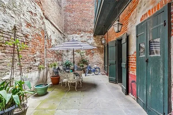 $189,000 | 534 Chartres Street, Unit 4, New Orleans, LA 70130