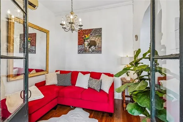 $189,000 | 534 Chartres Street, Unit 4, New Orleans, LA 70130