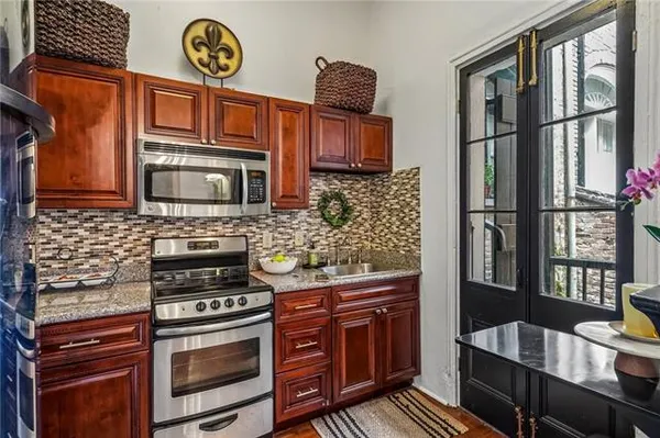 $189,000 | 534 Chartres Street, Unit 4, New Orleans, LA 70130