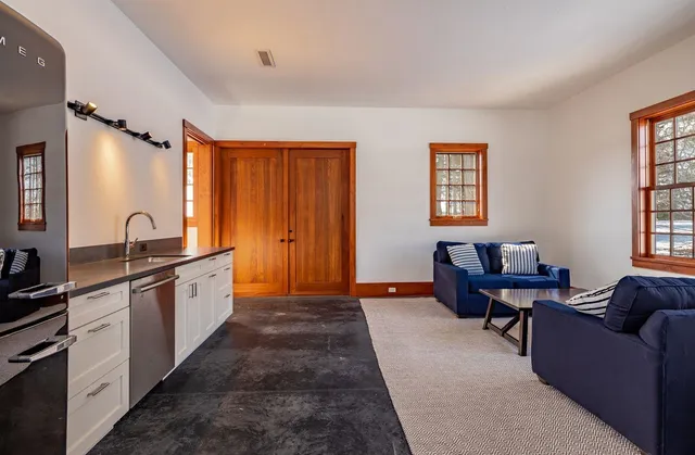 $7,950,000 | 192-194 Adirondack Drive, Shelburne, VT 05482