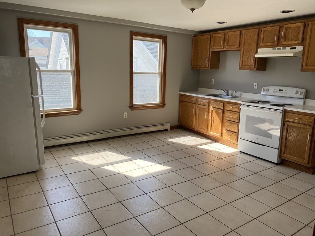 5 Dean Avenue Taunton, MA 02780 - Photo 4 of 30