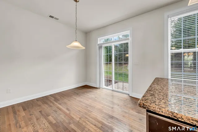 $675,000 | 10 Putnam Lane, Unit 10, Danbury, CT 06810