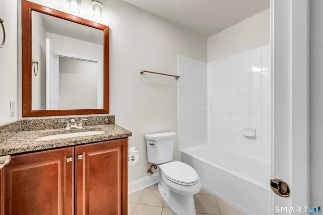 $675,000 | 10 Putnam Lane, Unit 10, Danbury, CT 06810