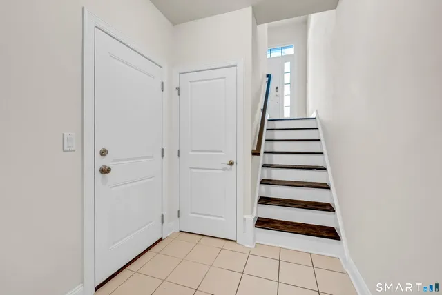 $675,000 | 10 Putnam Lane, Unit 10, Danbury, CT 06810