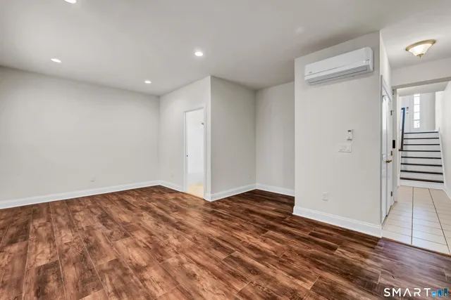 $675,000 | 10 Putnam Lane, Unit 10, Danbury, CT 06810