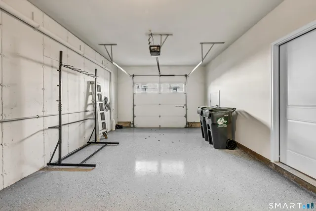 $675,000 | 10 Putnam Lane, Unit 10, Danbury, CT 06810