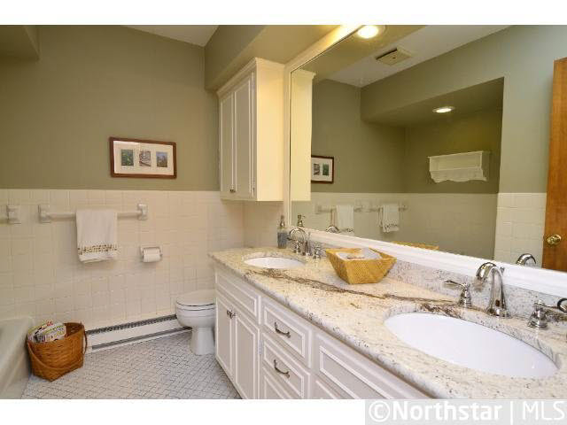 9381 Cedar Forest Road Eden Prairie, MN 55347 - Photo 12 of 18
