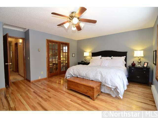 9381 Cedar Forest Road Eden Prairie, MN 55347 - Photo 9 of 18