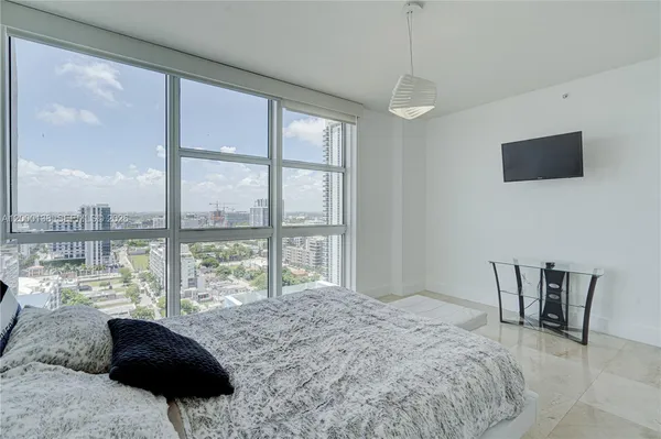 $5,700 | 665 Northeast 25th Street, Unit 2005, Miami, FL 33137