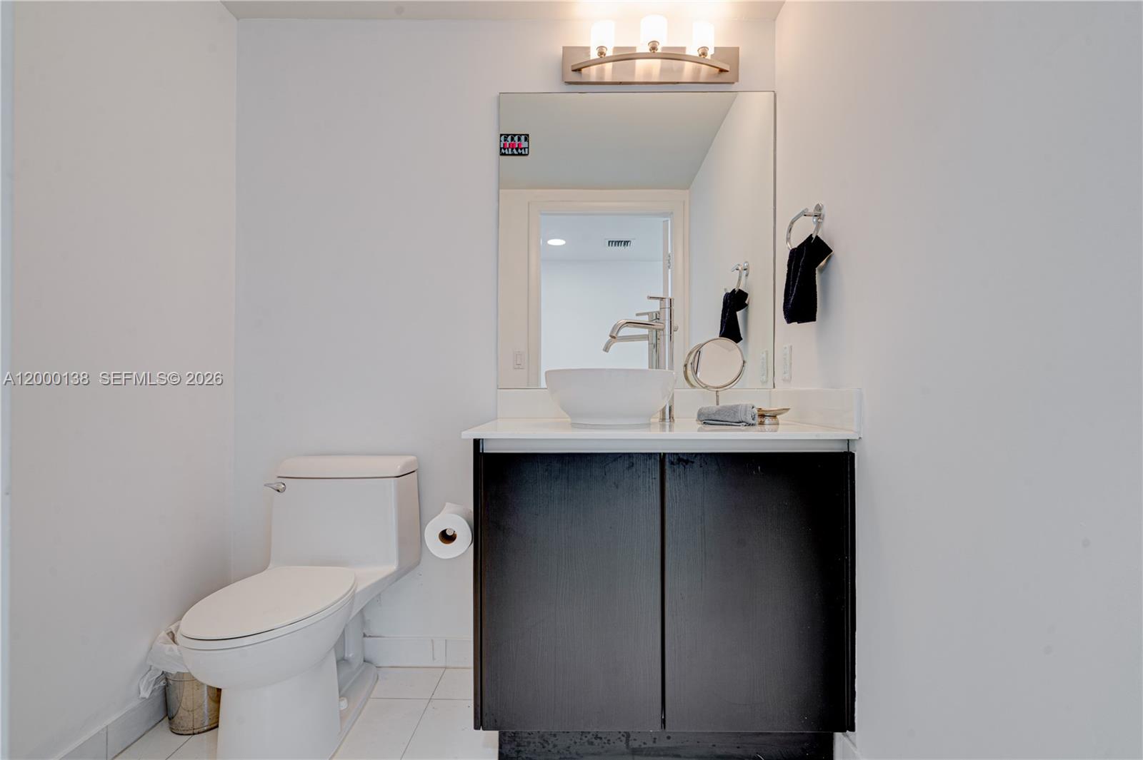 665 Northeast 25th Street, Unit 2005 Miami, FL 33137 - Photo 43 of 70 half bathroom
