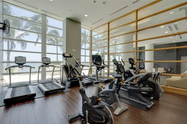 $5,700 | 665 Northeast 25th Street, Unit 2005, Miami, FL 33137