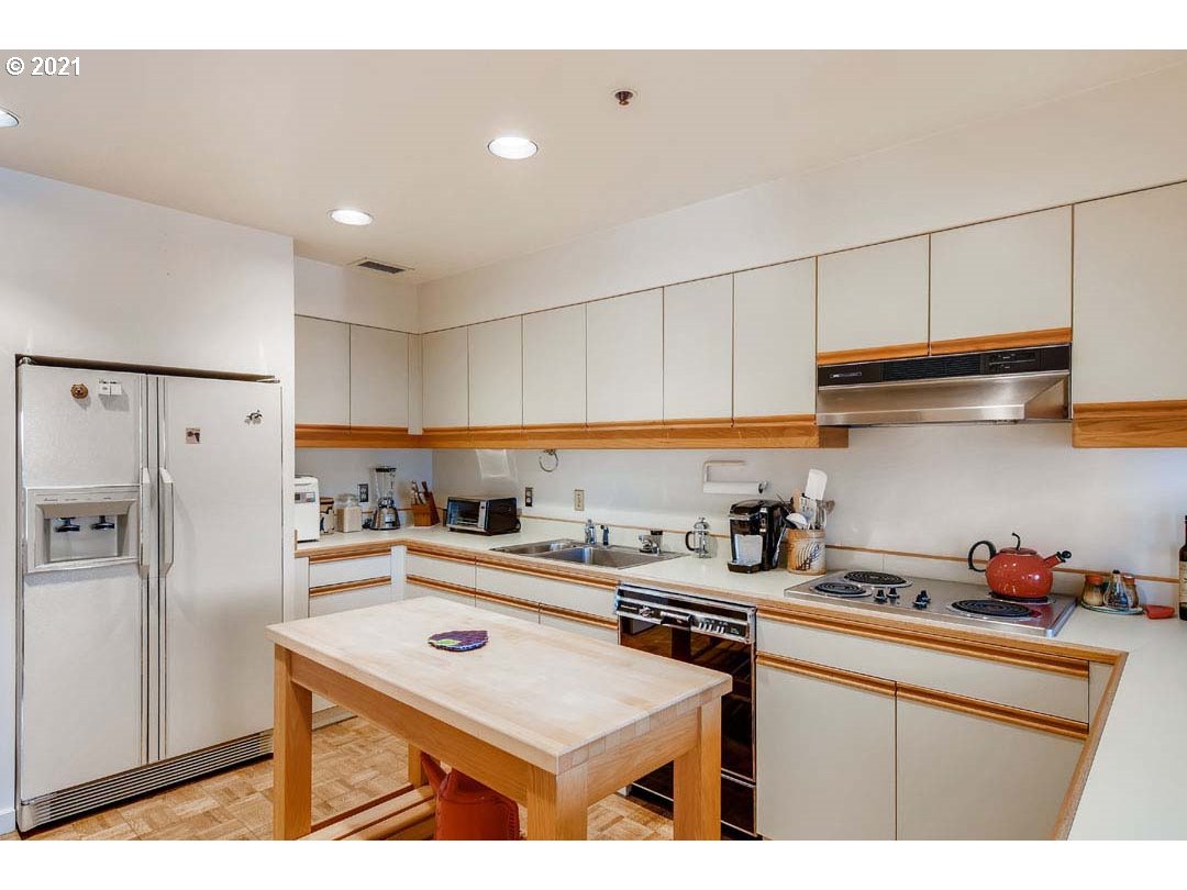 1414 Southwest 3rd Avenue, Unit 2004 Portland, OR 97201 - Photo 12 of 18 Gallery Image 12