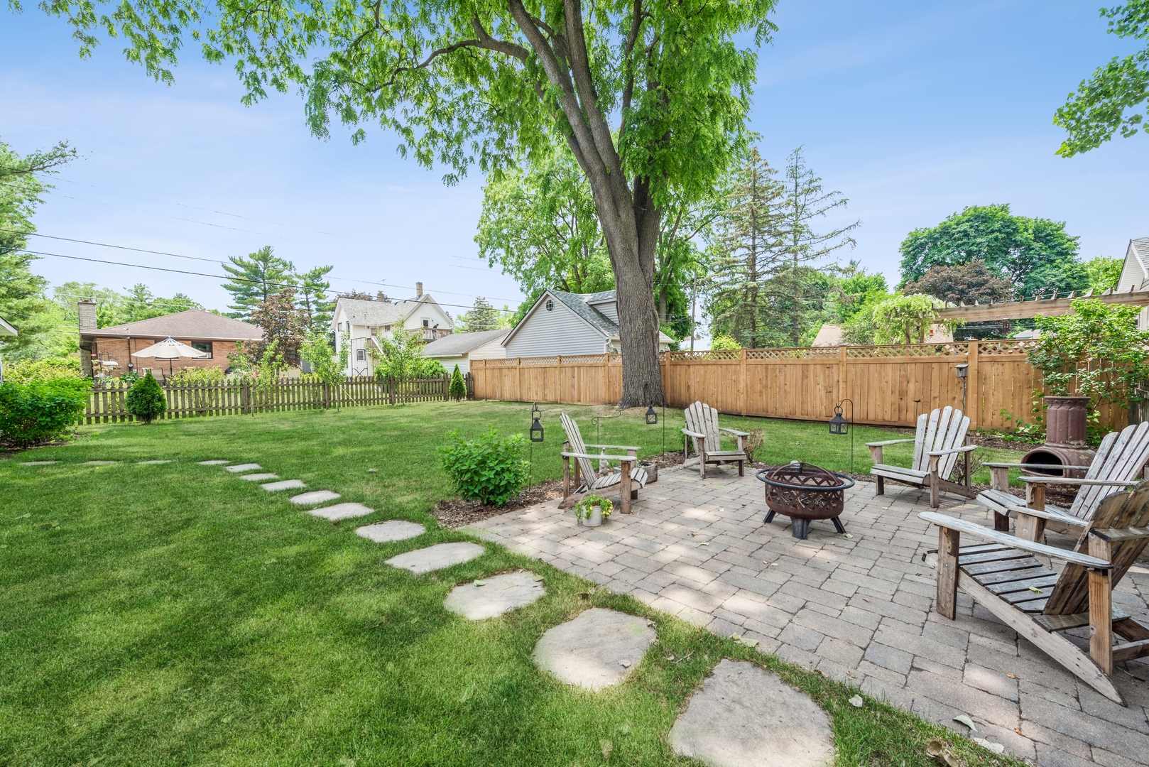 107 Maple Street Crystal Lake, IL 60014 - Photo 2 of 12