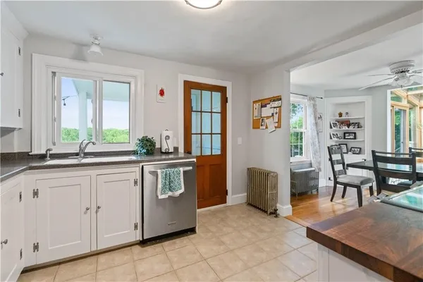 $3,400 | 27 Doro Place, East Providence, RI 02916